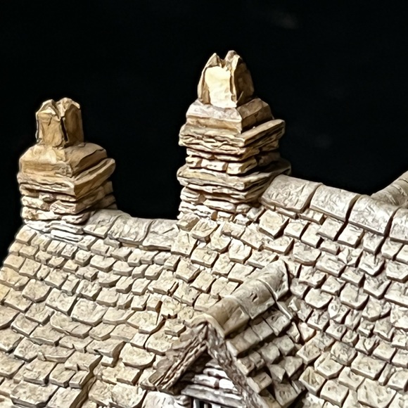 Lilliput Lane | Puffin Row | England Collection - Picture 14 of 16